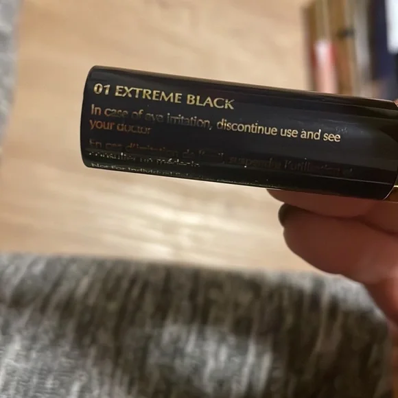 2 Estée Lauder sumptuous extreme lash volume mascara 01 extreme black NEW - Picture 6 of 6